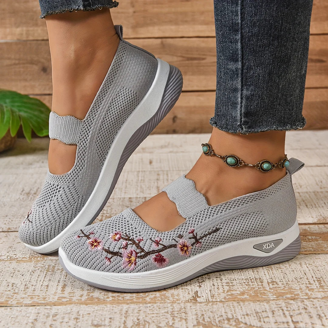 CloudPlus™ – Breathable and Ultimate Comfortable Orthopaedic Sneakers for Women - UNMISSABLE PROMOTION