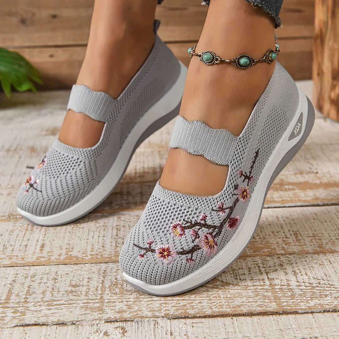 CloudPlus™ – Breathable and Ultimate Comfortable Orthopaedic Sneakers for Women
