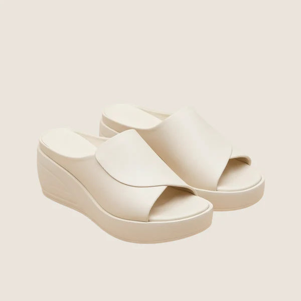 Monarch – Women’s Mule NoirLift™ – Elegant Comfort