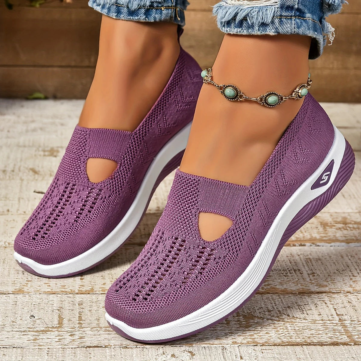 CloudWear™ – Breathable and Ultimate Comfortable Orthopaedic Sneakers for Women