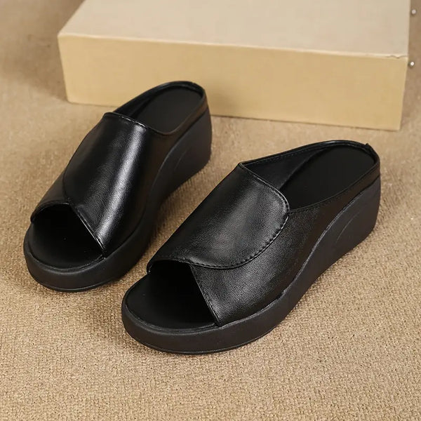 Monarch – Women’s Mule NoirLift™ – Elegant Comfort