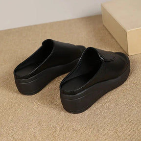 Monarch – Women’s Mule NoirLift™ – Elegant Comfort