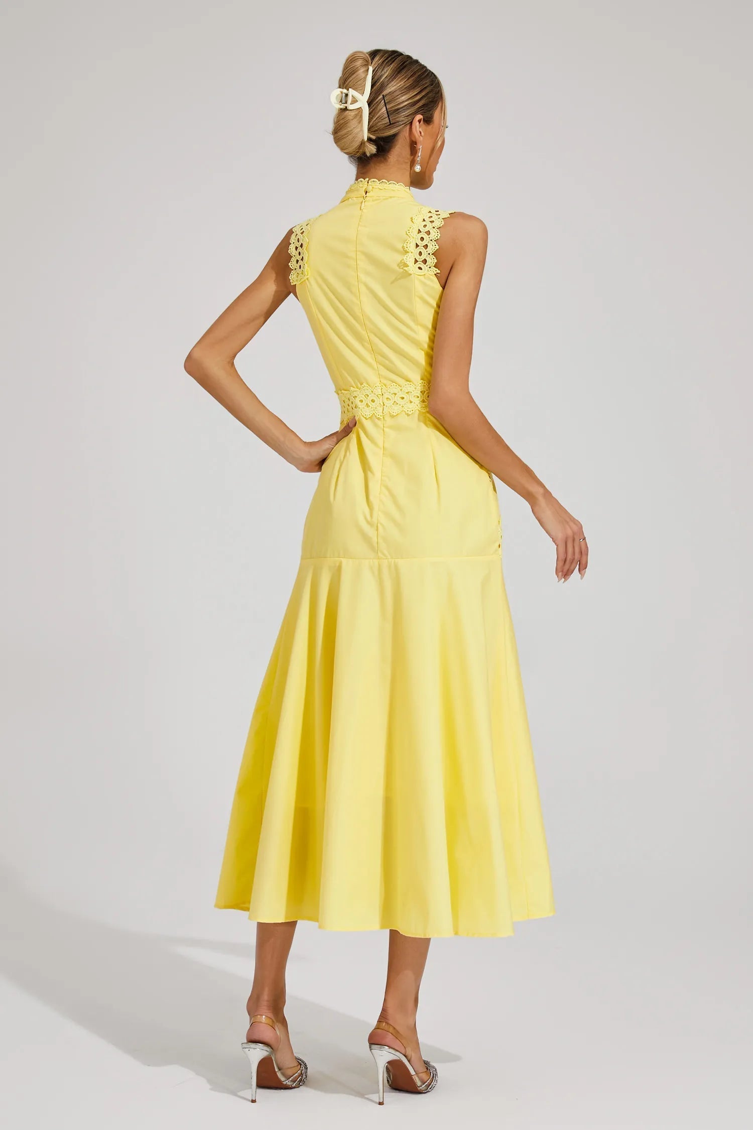 Women's Sleeveless Lace Cutwork Midi Dress